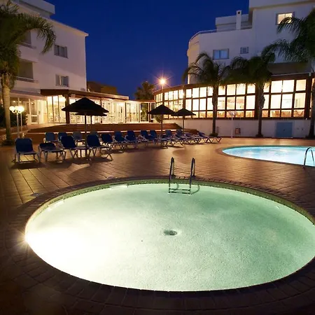 Mos - 4* Lagos